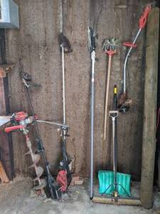 lot 28 image: Tecumsah Gas-Powered Post Hold Digger, Garden Weasel, Et Cetera