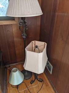 lot 105 image: Decorative Floor & Table Lamps