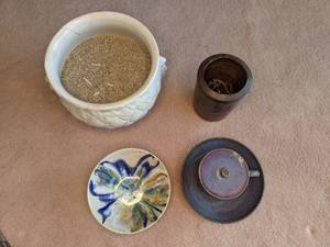 lot 107 image: Planter and Pottery Pieces