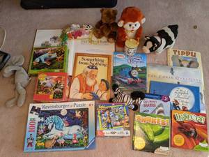 lot 108 image: Childrens Books, Puzzles & Stuffed Animals