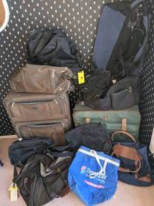 lot 110 image: Lot of Totes, Duffels and Rolling Luggage