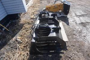 Universal Mount Bobcat Skid Loader HD Skid Steer 72 Root Grapple Bucket
