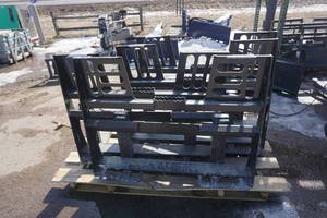 Brand New Universal Mount Bobcat Skid Loader Skid Steer Walk Through Pallet Fork Attachment