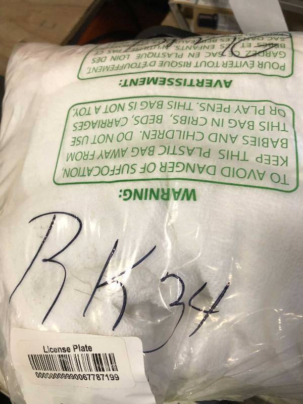 lot 61 image: Cotton Adult SmallMedium White Bath Robe, RK34-SM-WHITE, NEW
