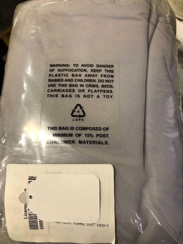 lot 25 image: Legacy Velvet Flannel Platinum Solid Queen Duvet Cover, D1S6-Q-PLATINUM, NEW