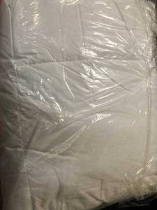 lot 106 image: Legends Luxury Geneva Light Warmth White King Goose Down Comforter, C2S1-K-WHITE, NEW