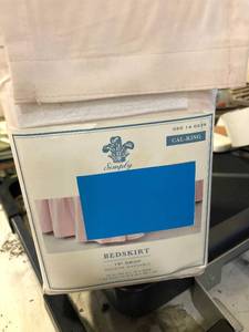 lot 124 image: Solid Bedskirt Cal-King , 060-14-0239, NEW