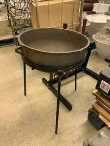 CAST IRON GRILL POT