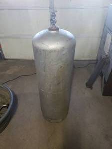 100 Gallon Propane Tank