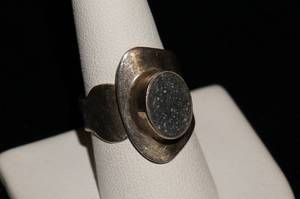 lot 37 image: Sterling Silver Hat Ring
