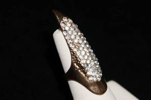 lot 43 image: Gold Tone Fingernail Ring