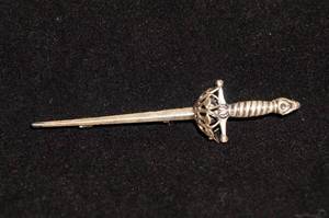 lot 44 image: Sterling Silver Sword Pin