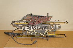 lot 16 image: Broken Miller Genuine Draft Beer Neon Bar Sign