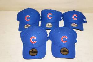 lot 50 image: 5 Unused New Era Chicago Cubs Hats