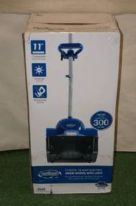 lot 131 image: NEW SnowJoe 11 Inch Electric Snow Shovel