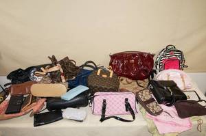 lot 186 image: Assorted Used Purses