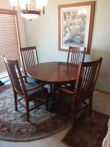 lot 1 image: 48 Round Pedestal Table With 18 Leaf & 4-Chairs (2-Arm & 2-Straight)