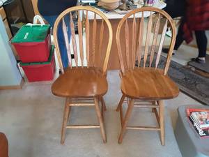 lot 5 image: Pair Of Counter Height Swivel Stools (Seat 23, Back 42)