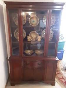 lot 22 image: China Hutch (No Contents) 41x14x70