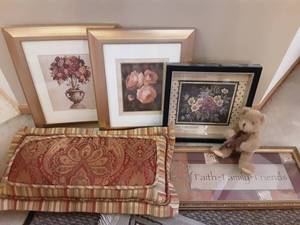 lot 25 image: Home Decor