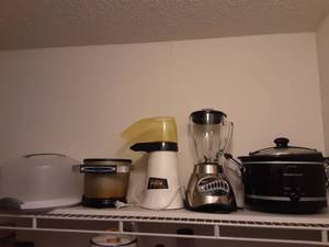 lot 33 image: Kitchen Appliances