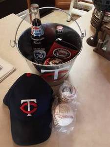 lot 51 image: Minnesota Twins Collector Items