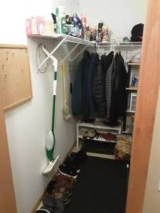 lot 52 image: Contents Of Walk-In Pantry