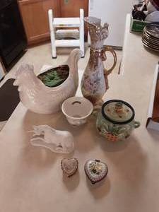 lot 54 image: Assorted Porcelain Collectibles & Figurines