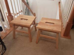 lot 63 image: Par Of Step Stools 12