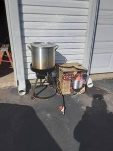 lot 131 image: Propane StandTurkey FryerCooker