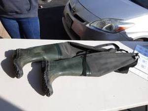 lot 154 image: Waders Size 8