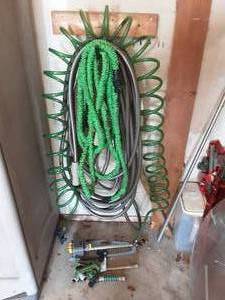 lot 171 image: Water Hoses & Sprinklers