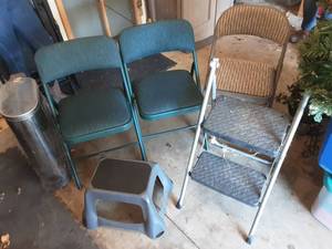 lot 172 image: 3-Folding Chairs, Garbage Can & 2-Step Stools