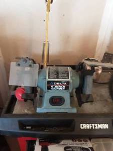 lot 178 image: Delta Bench Grinder