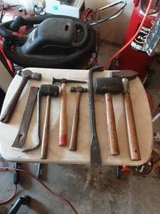 lot 199 image: Hammers & Pry Bars