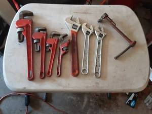lot 201 image: Adjustable & Pipe Wrenches