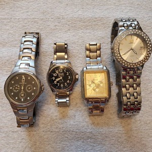 lot 222 image: 4-Mens Silver Tone Watches (1-Marc Ecko, 1-725, 1-Geneva, 1-Fox Sports)