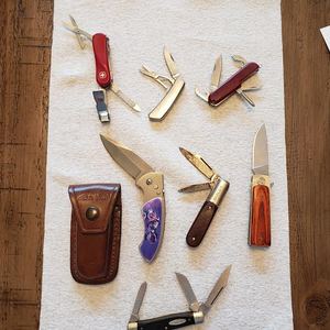 lot 229 image: Lot Of 7-Pocket Knives