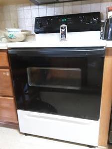 lot 232 image: Whirlpool Self Cleaning Oven 30x23x46 (Rear Panel Height)