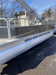 lot 1 image: 2017 Montego Bay 8520 Cruise