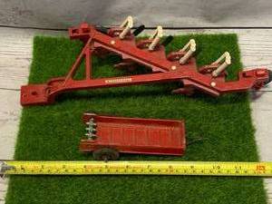 International Farm Toys�
