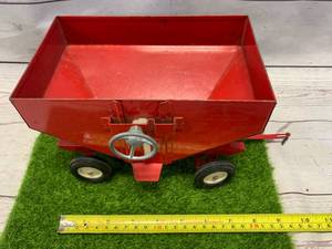 Ertl International Green�Cart�