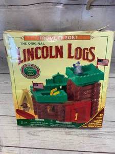 Original Lincoln Log Frontier Fort�