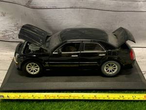 Maisto Special Edition Chrysler 300 Hemi Diecast Car