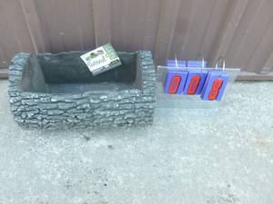 Surreal brand plastic planter. 10 x 16. As shown.