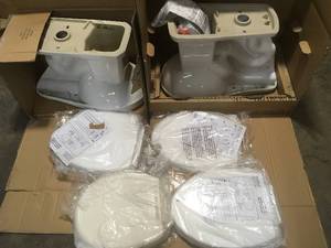 Pallet with assorted Toilet parts review pictures