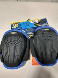 lot 24 image: F3 Stabilizer Knee Pads with Memory Foam, Gel Cushion, Neoprene Fabric Liner and Pen Storage