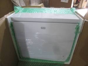 black and decker 7 cu ft freezer...