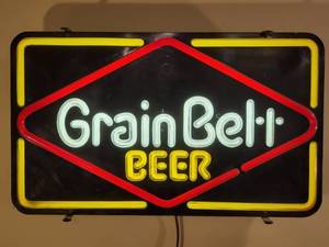 lot 25 image: Plastic Lighted Grain Belt Beer Mancave Wall Decor