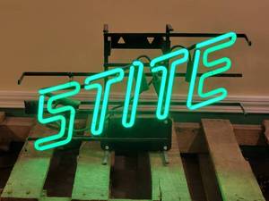 lot 28 image: Stite Green Neon Beer Sign Mancave Decor